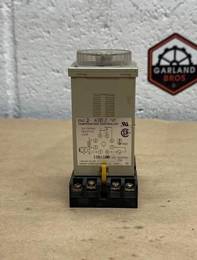 Used OMRON E5C2-R20J Temperature Controller