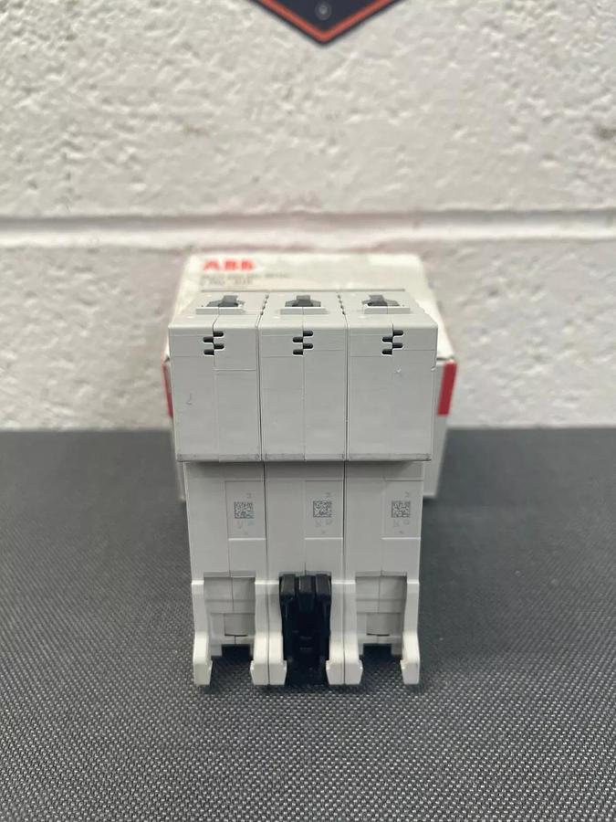 Used ABB S 203-C10 Cable Protection Switch