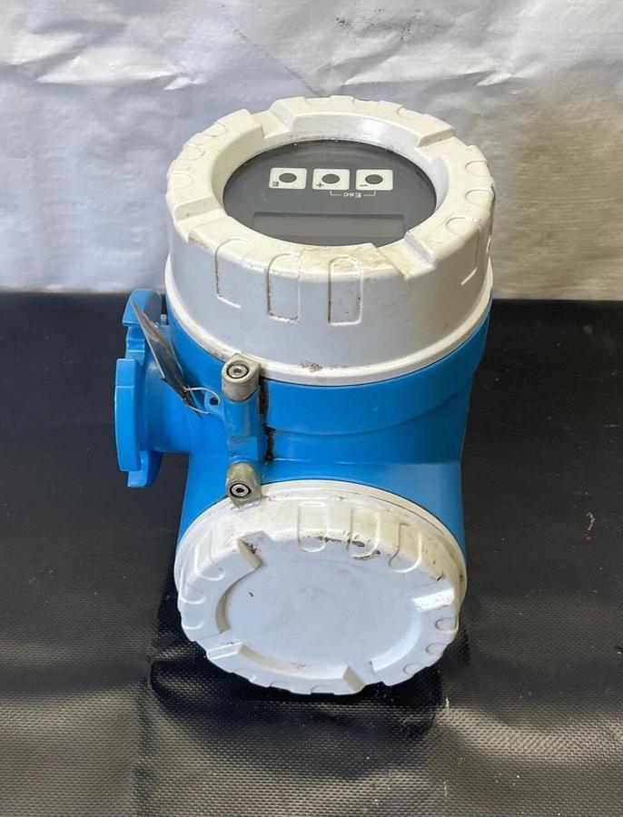 Used Endress+Hauser 80A02-1UM7/0 Pressure Transmitter, Digital Flow Meter