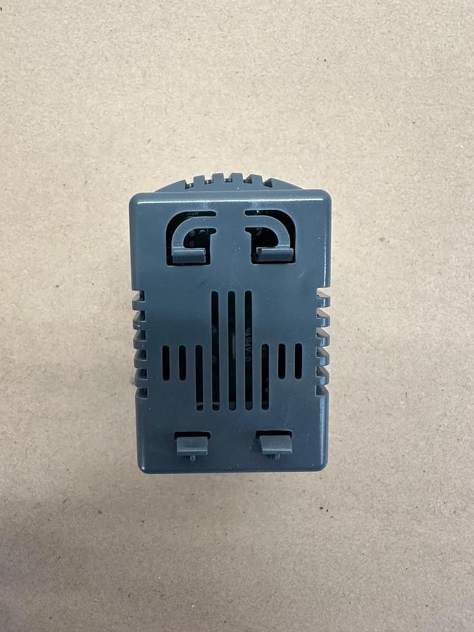 Used SCE SCE-TEMEVDC Electronic Thermostat *NEW*