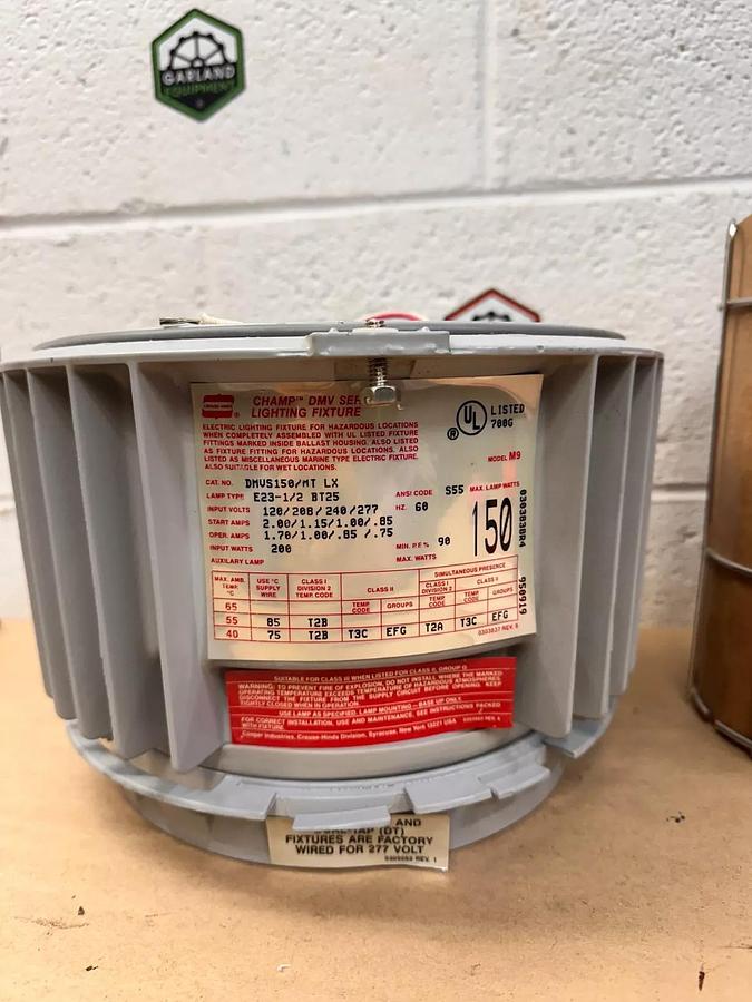 Crouse Hinds - DMVS150/MT LX - Model M9 Champ DMV Series Lighting Fixture