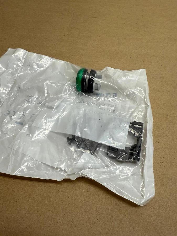 Used Eaton M22-L-G-G, Green Indicating Light, 12-30VAC/VDC *FACTORY SEALED NEW*