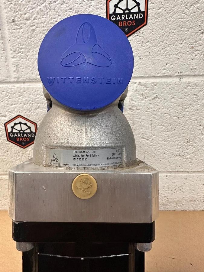 Used Wittenstein Alpha LPBK 090-M02-5-111 Gear Box i:5 w Servo Motor VIA1001C02A0000