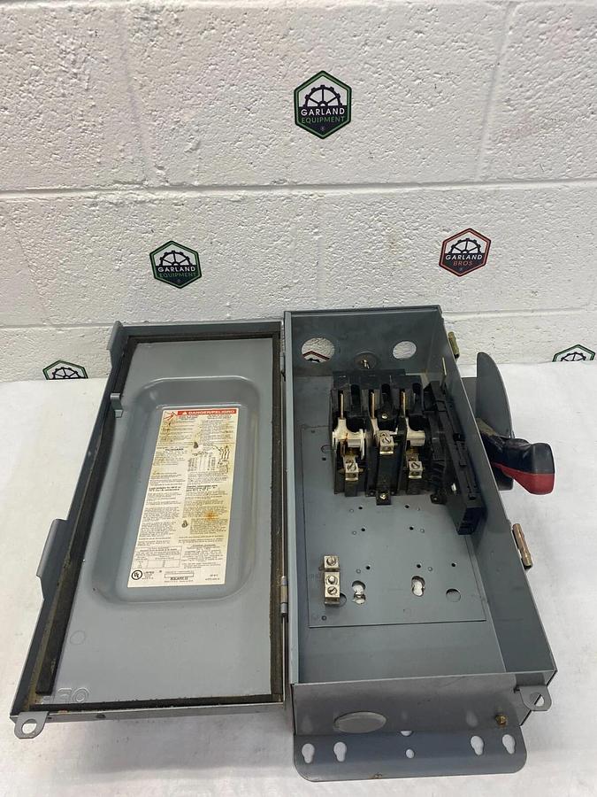 Used Square D HV363AWK Heavy Duty Safety Switch A:100 50/60Hz