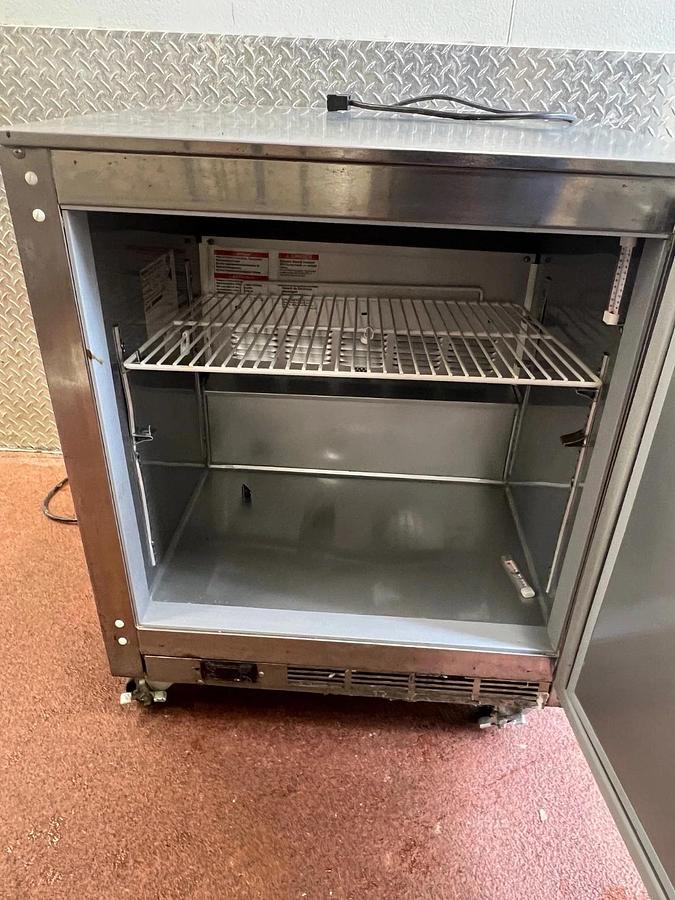 Used Beverage Air Corp. UCR27AHC-23 One Door Worktop Fridge