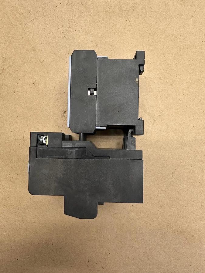 Used WEG RW17-1D, CWC09 Relay Contactor Combo