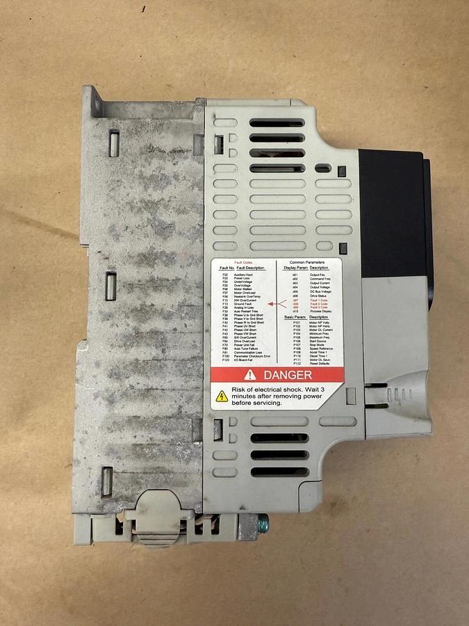 Used Allen-Bradley 22FV2P5N103 PowerFlex 4m, Series A, 5Hp, Drive - Broken Cover