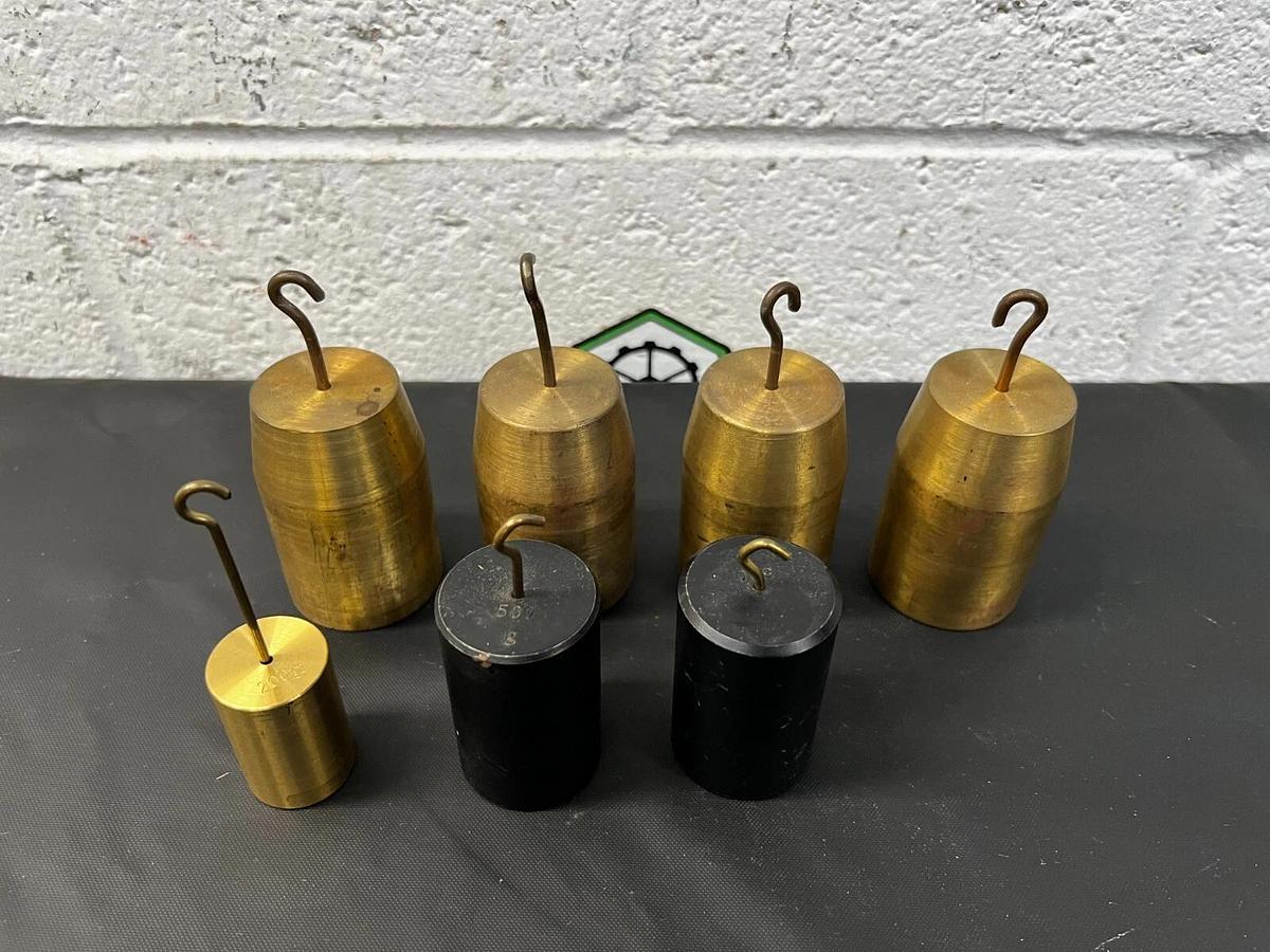 Used Vintage Scale Calibration Hook Style Set 1 Kg(4)/ 500 Kg(2)/ 200 Kg (1), 7 Total