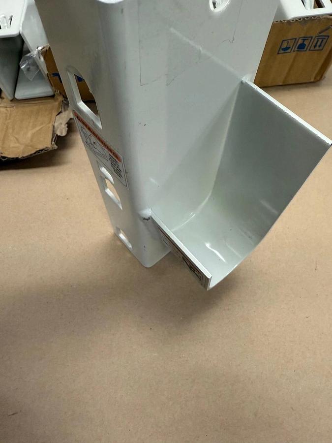 Global Industrial 653CP8 Axle Bracket Kit