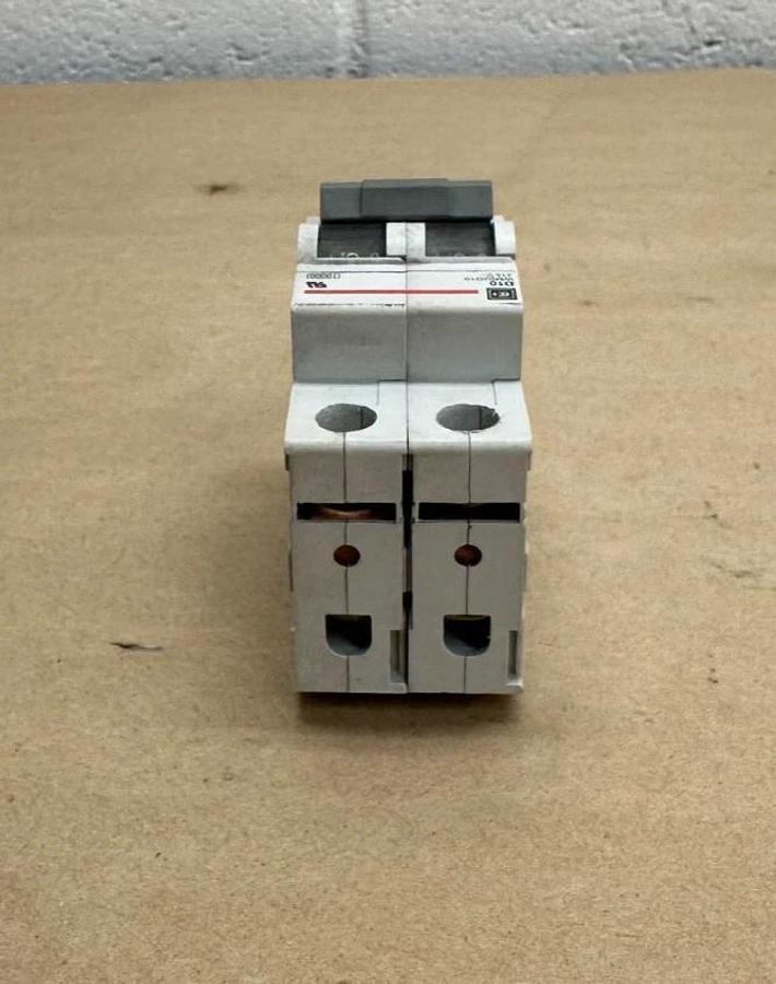 Used Cutler Hammer WMS2D10 10-A Circuit Breaker