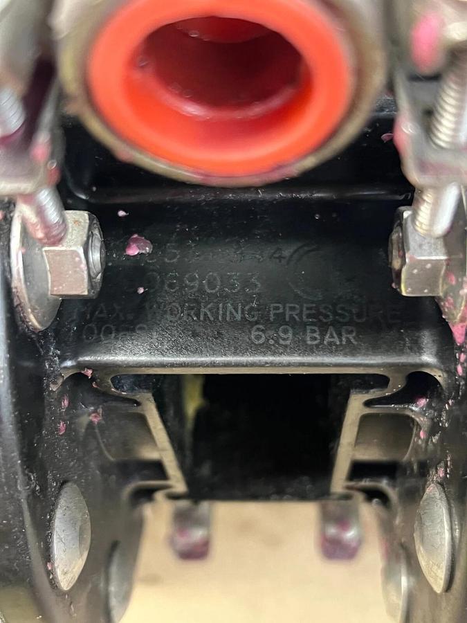 Used Ingersoll Rand 666053-388 (4854832) ARO Diaphragm Pump * Missing Air Connect