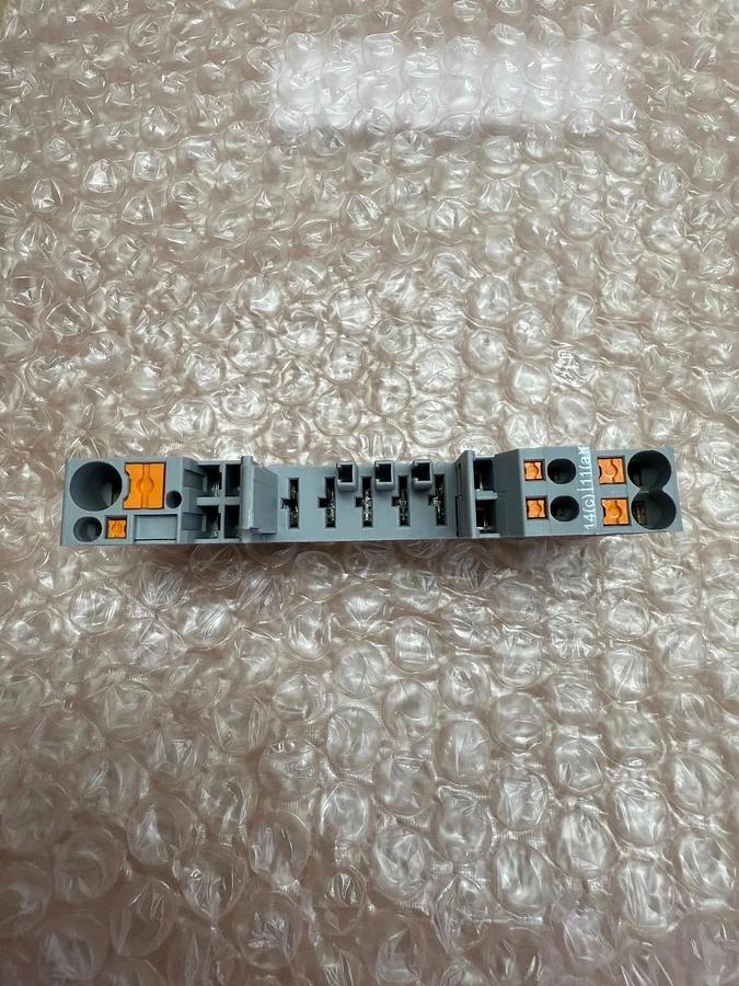 Used Phoenix Contact CB 1/6-2/4 PT-BE Base Element, Fuse Terminal Block *NEW*