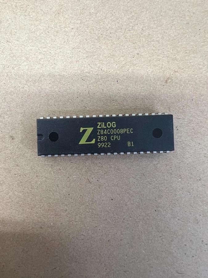 Used ZiLog Z84C0008PEC Microprocessor - Lot of 55