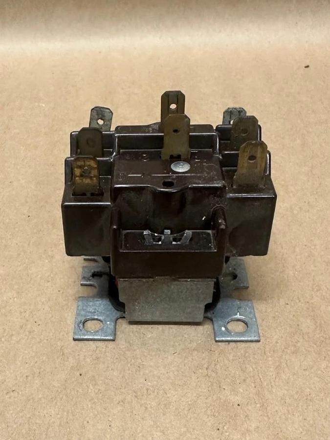 Used ESSEX REV B-3 Relay