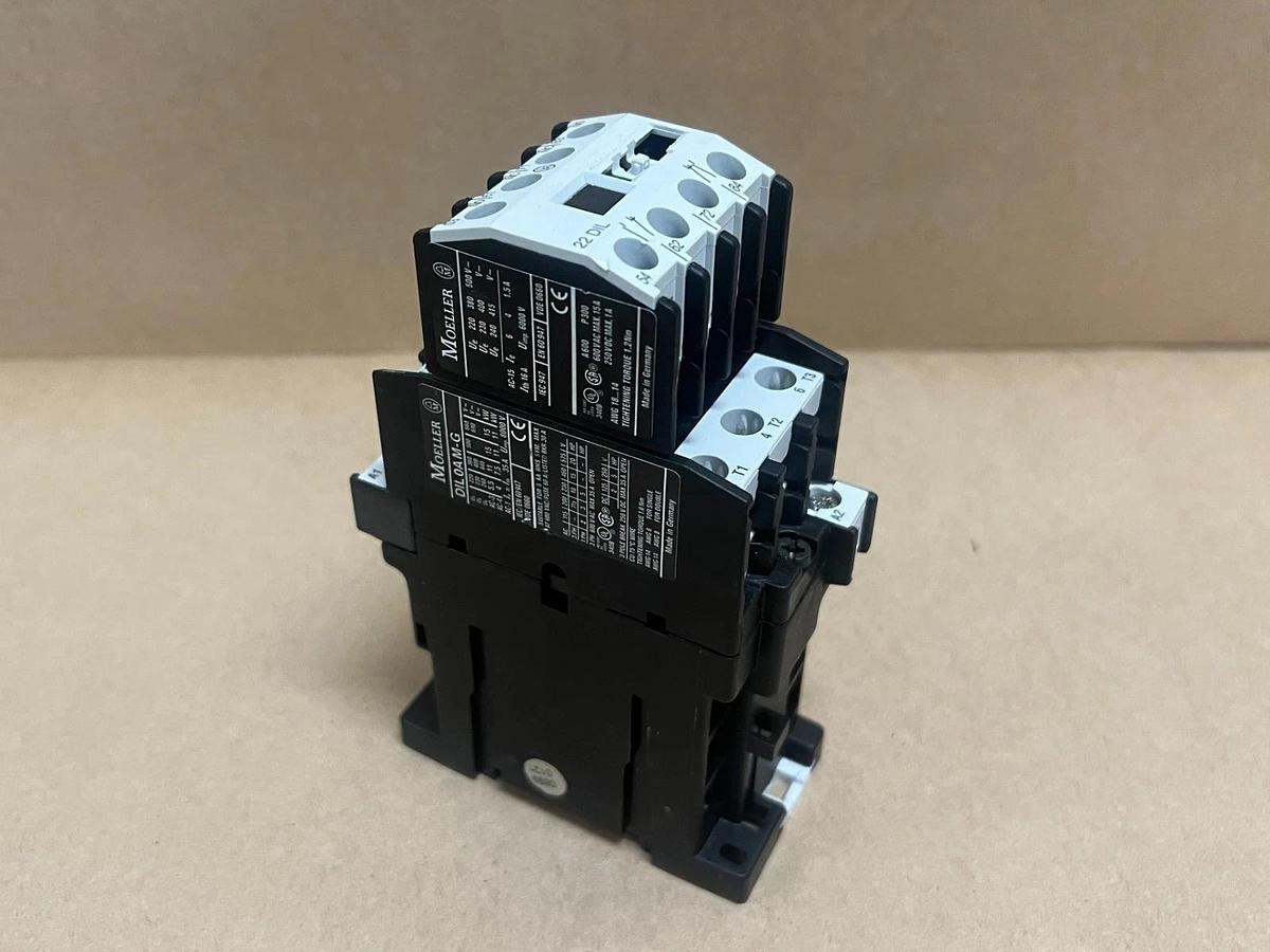 Used Moeller DIL0AM-G 3PH Power Contactor w/ 22 DIL Aux Contact Block
