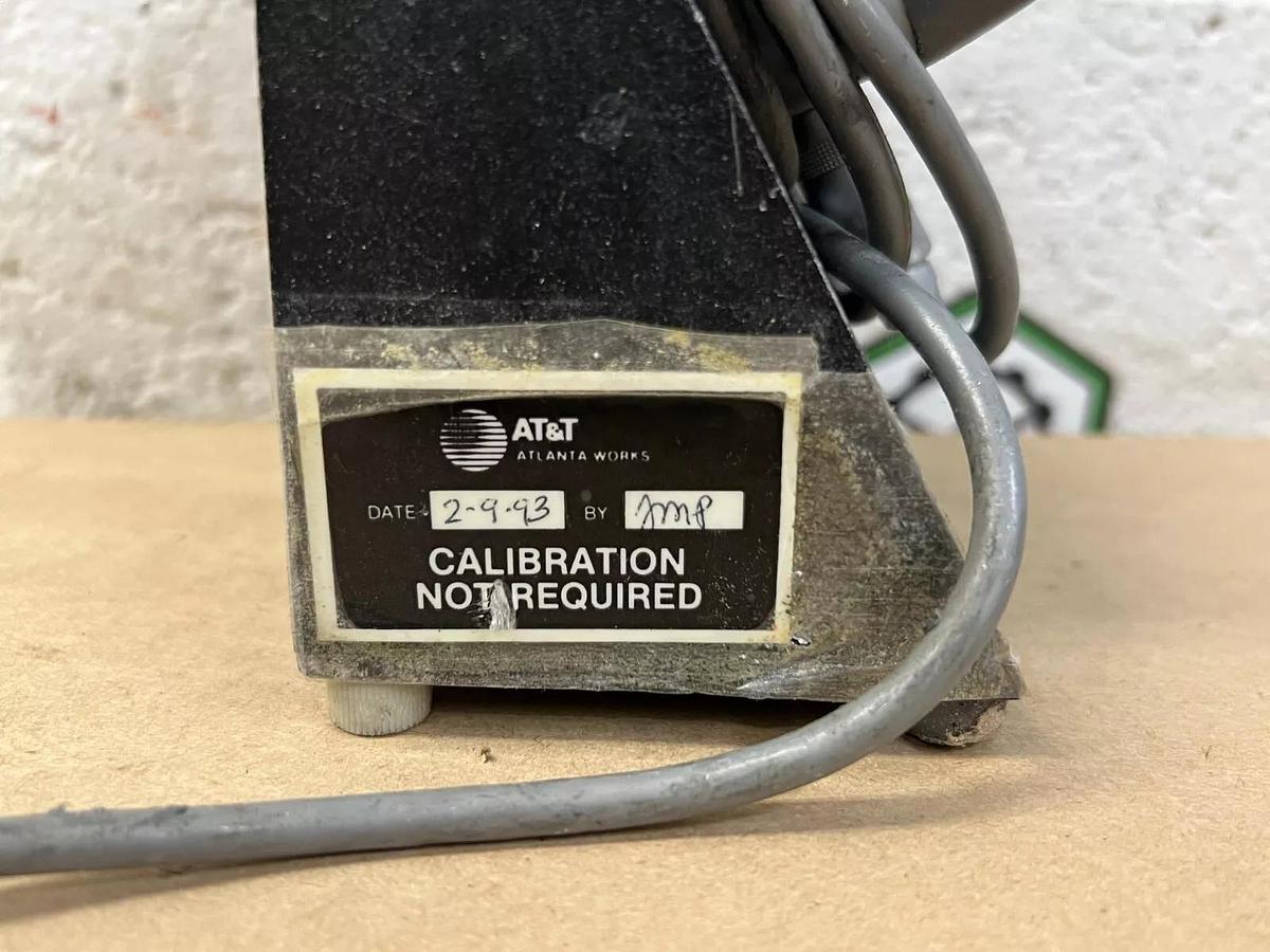 Used Federal Maxum DEI-72110 Digital Electronic Indicator w/ Mounting Plate