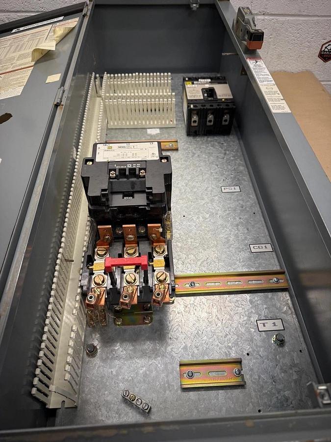 Used Square D 8539SEA51V81CF4P71P72T Combination Starter, Fusible Disconnect Breaker