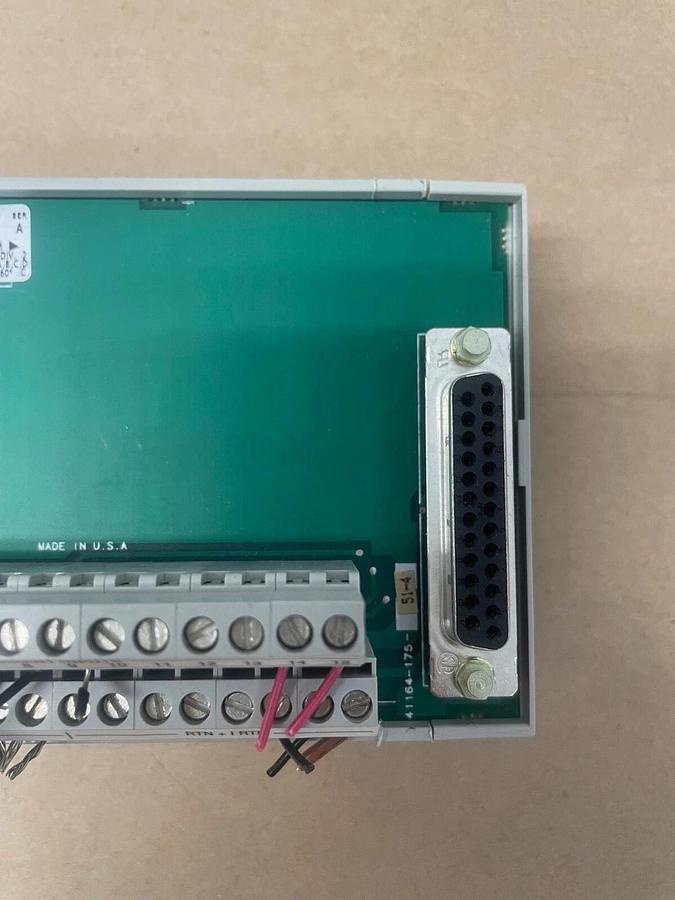 Used Allen Bradley 1492-AIFM8-3 PLC Output Module, 0-132 AC/DC Series A