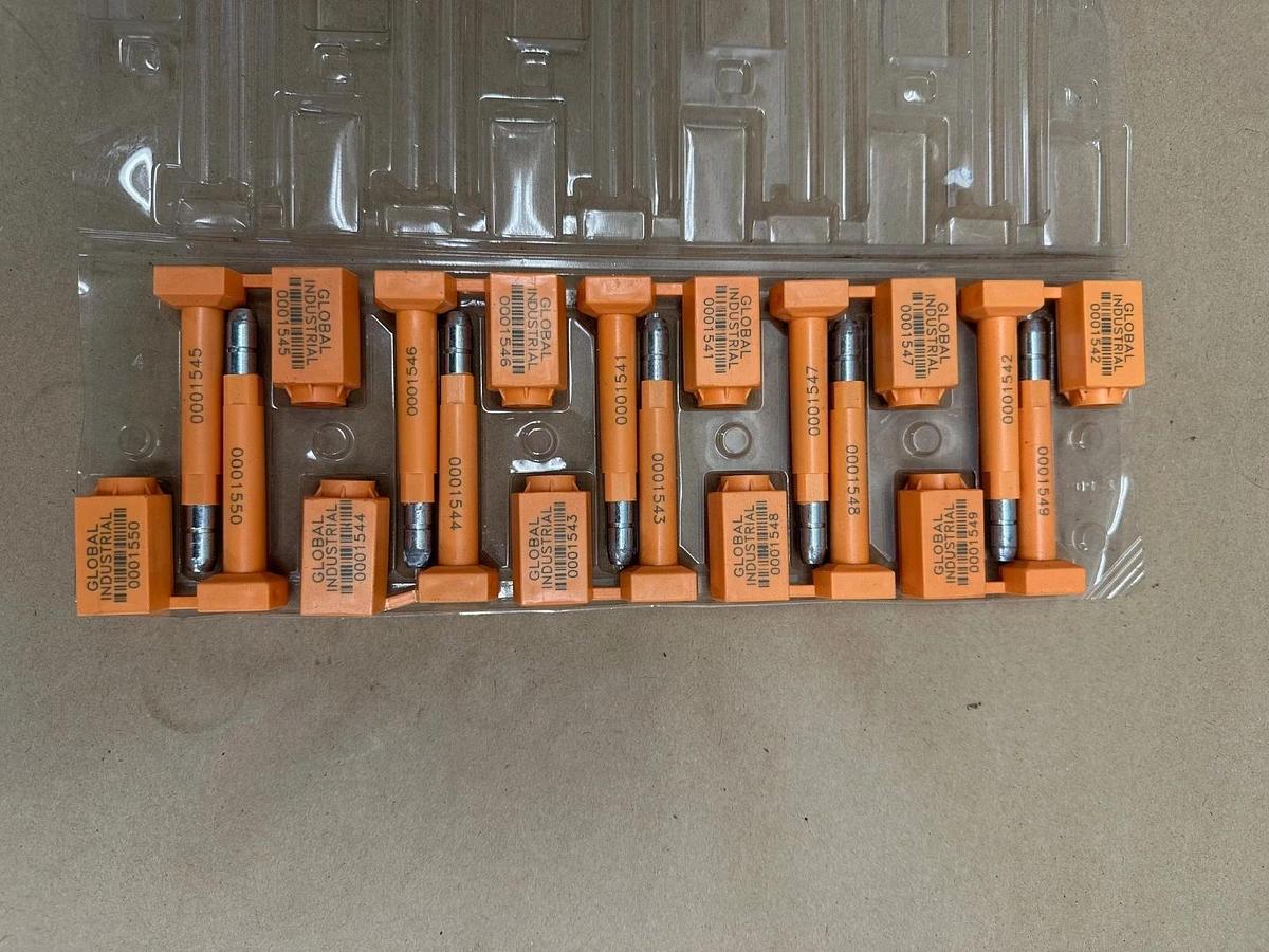 Used Global Industrial 6704870R High Security Boot Seal *NEW*