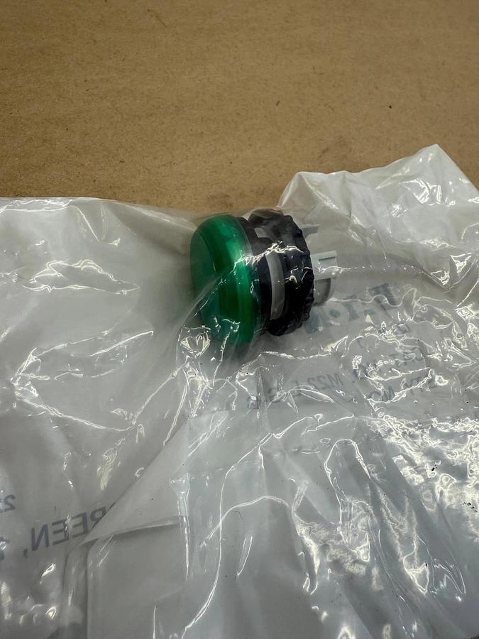 Used Eaton M22-L-G-G, Green Indicating Light, 12-30VAC/VDC *FACTORY SEALED NEW*
