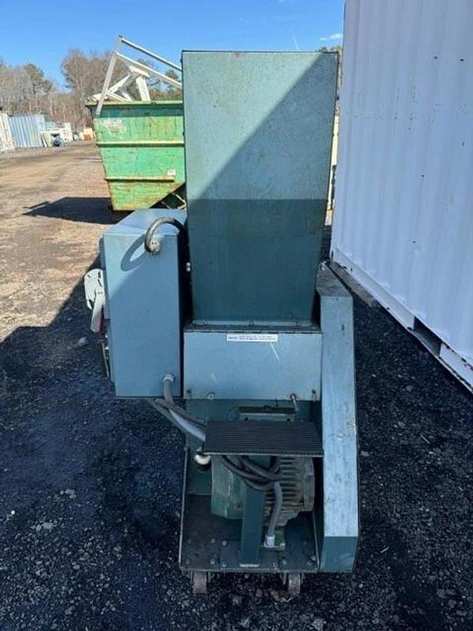 Used Conair 72000402 Granulator, 5 Hp, 460V, 6.8A