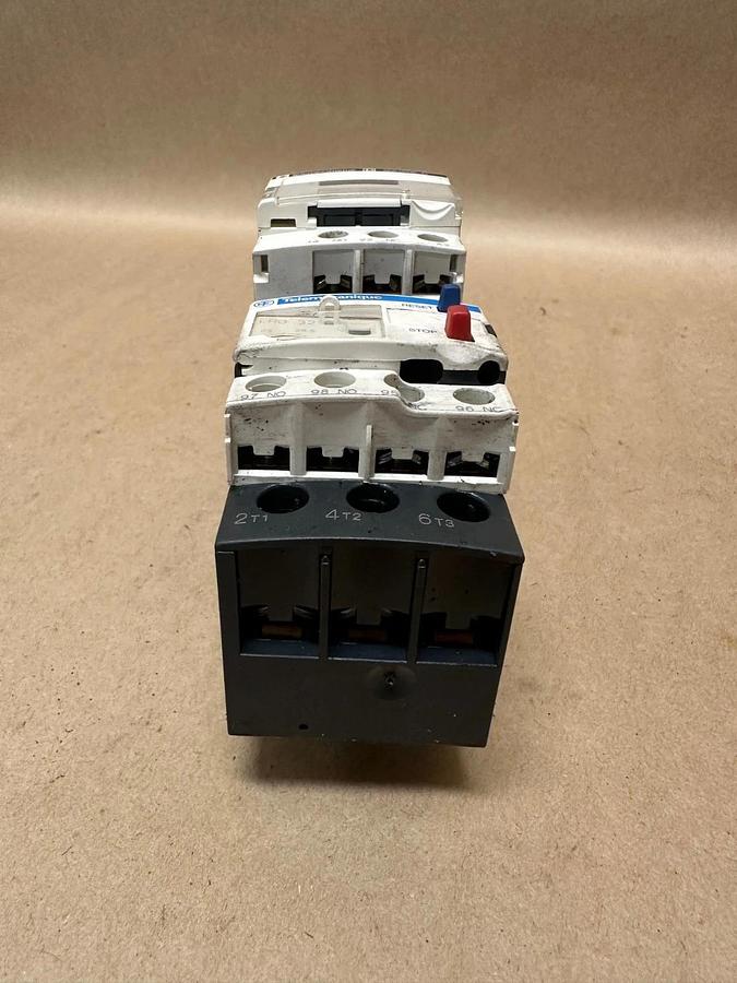 Used Telemecanique C8201-4-1 Contactor w/ LRD32 Overload Relay