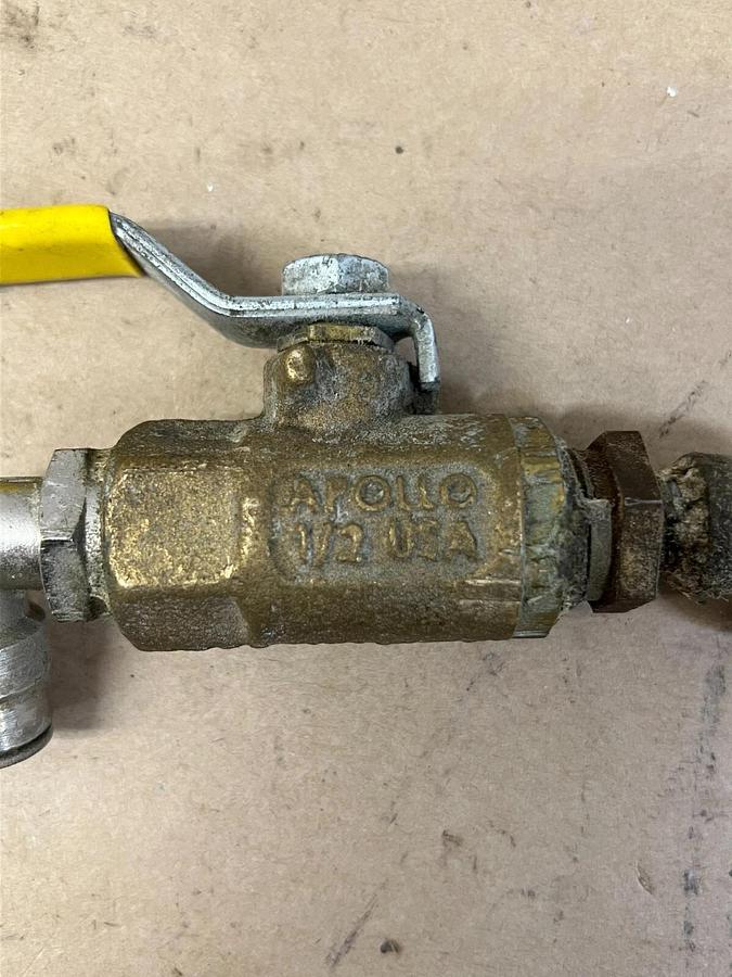 Used Conbraco Ind Inc, Apollo 600CWP Bronze Ball Valve 1/2