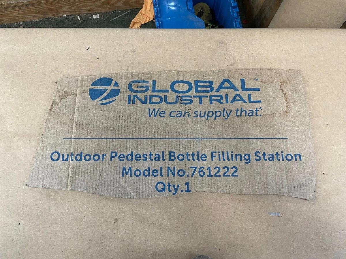 Global Industrial 761222 Outdoor Pedestal Bottle Filling Station