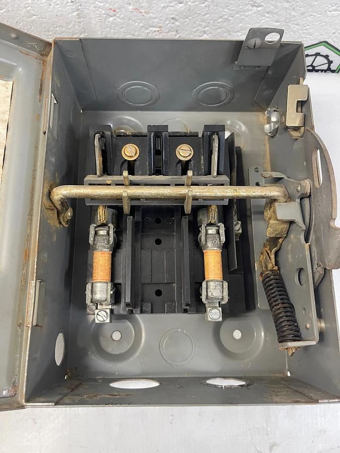 Used Westinghouse HFN221 Heavy Duty Safety Switch 30A 240VAC Type 1 Enclosure