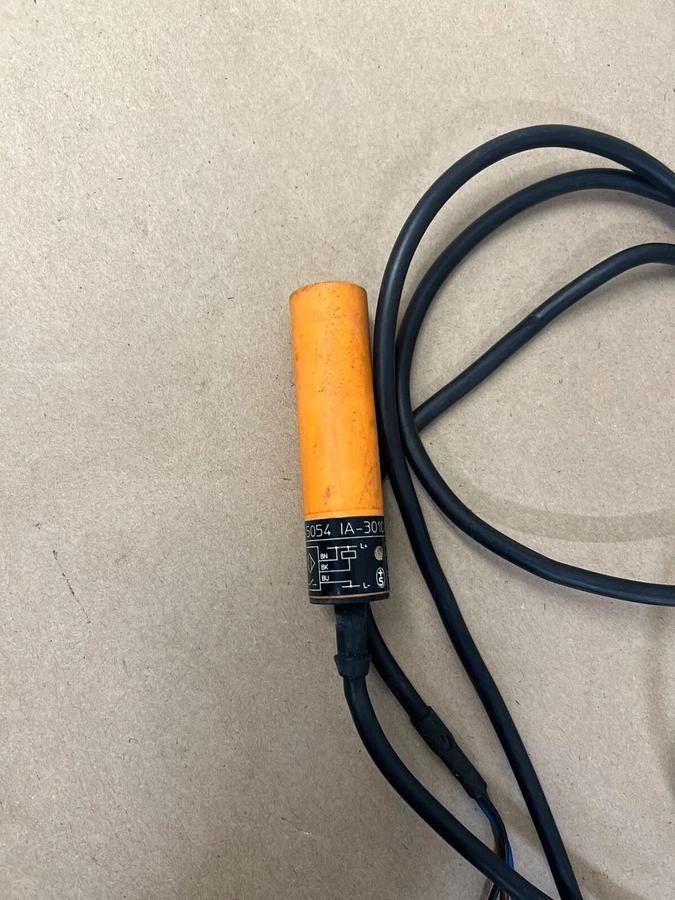 Used IFM IA5054 IA-3010-ANKG Efector Proximity Switch