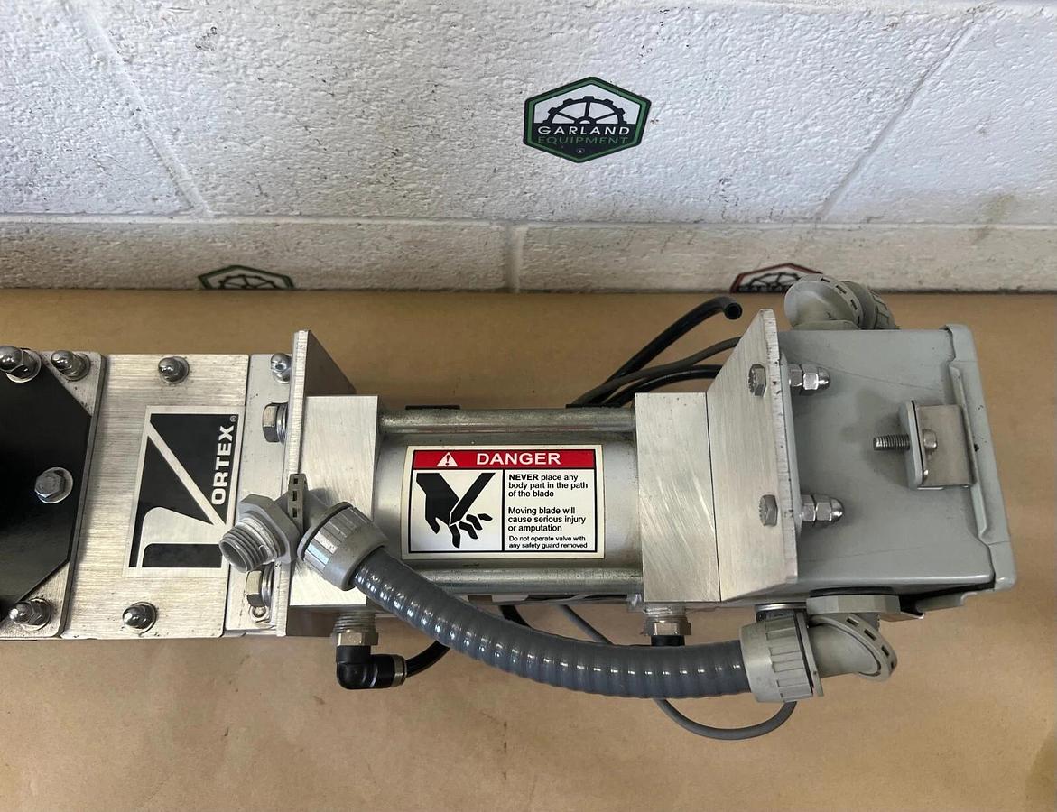 Used Salina Vortex DA2.5-2CSY-SL-MG Diverter Knife Gate Valve