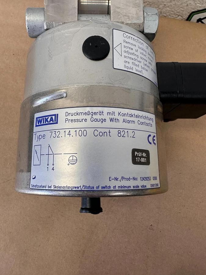 WIKA - 732.14.100 - Pressure Gauge with Alarm Contacts, Max 100 bar
