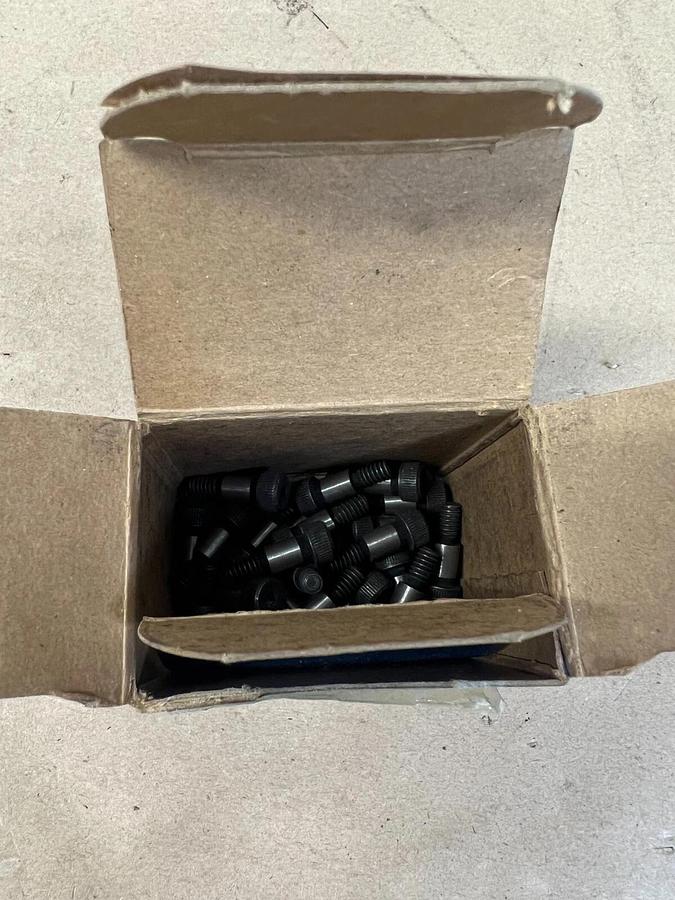 Alloy Shoulder Screws 928306 1/4x3/8, 25 pc per box