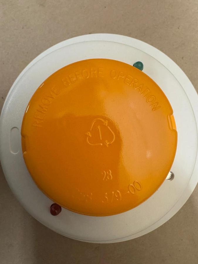 System Sensor 4WT-B 4 Wire Smoke Detector with Built In Sensor *NEW*