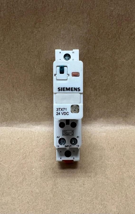 Used Siemens 3TX71 Relay with 3TX7144-4E7 Relay Base - Lot of 3