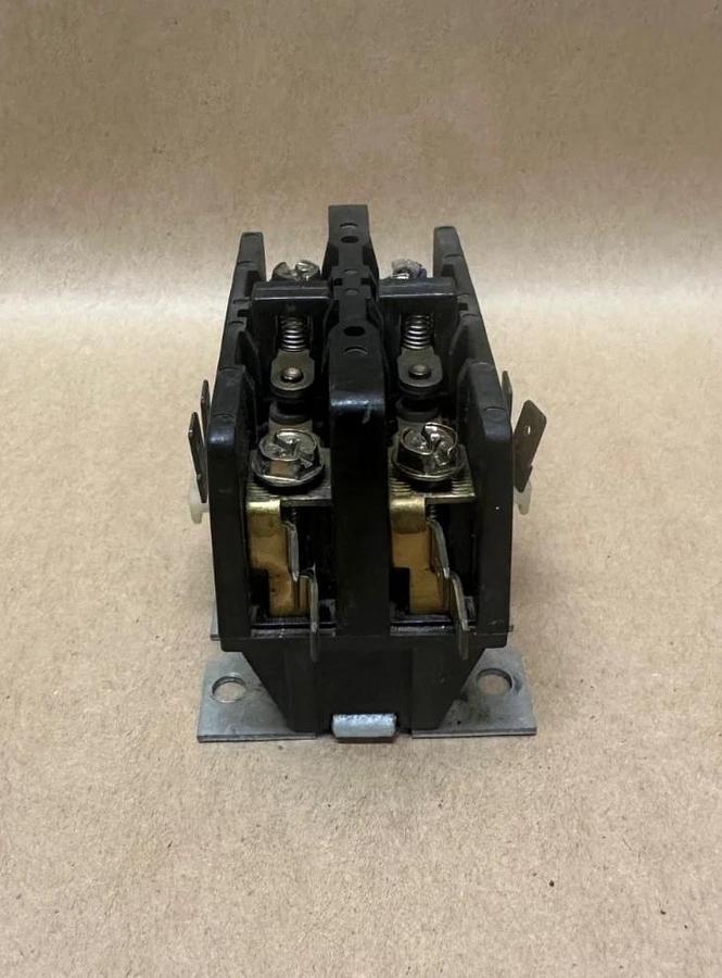 Used Cutler-Hammer C25BNB230A Series E1 DP Contactor