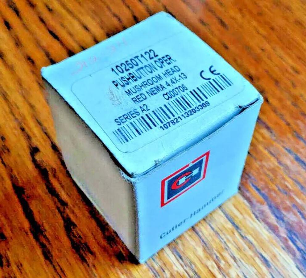 Used Eaton 10250T221LGP06 Indicating Green LED Push Button *NEW*