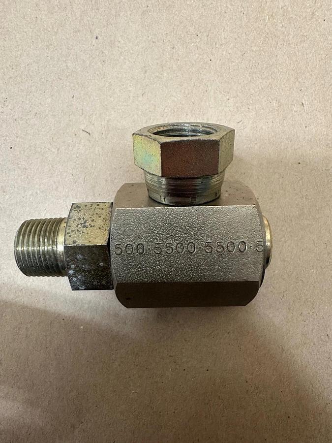 5500-5500-5500, 3/8 Male x 3/8 Female 90 Degree Hydraulic Fitting *NEW*