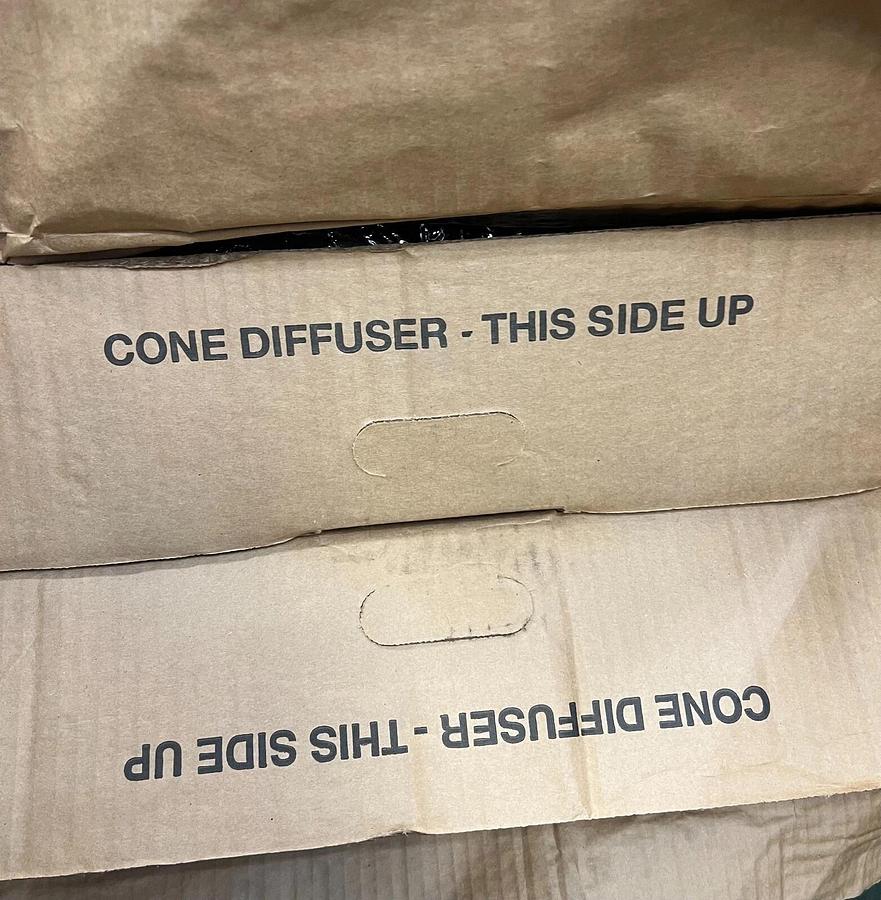 Used Hart & Cooley FPD3 R6 (2) White Size 08 4-Way Fixed Pattern T-Bar Diffuser