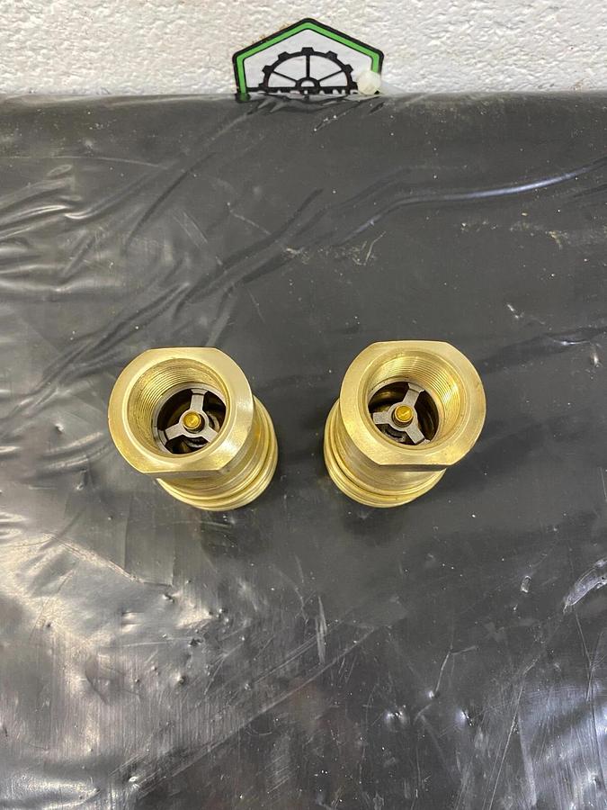 Used Avtec 100-010 Brass Socket 1/2 PSIG - Lot of 2