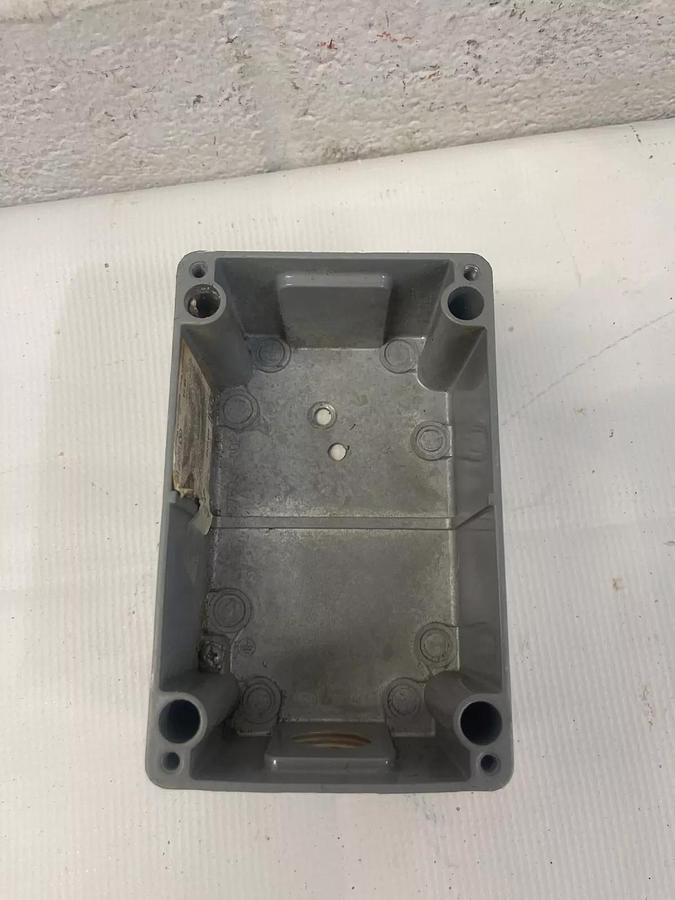 Used Square D 9001KY2 Enclosure w/ Pull-to-Start, Push-to-Stop Buttons