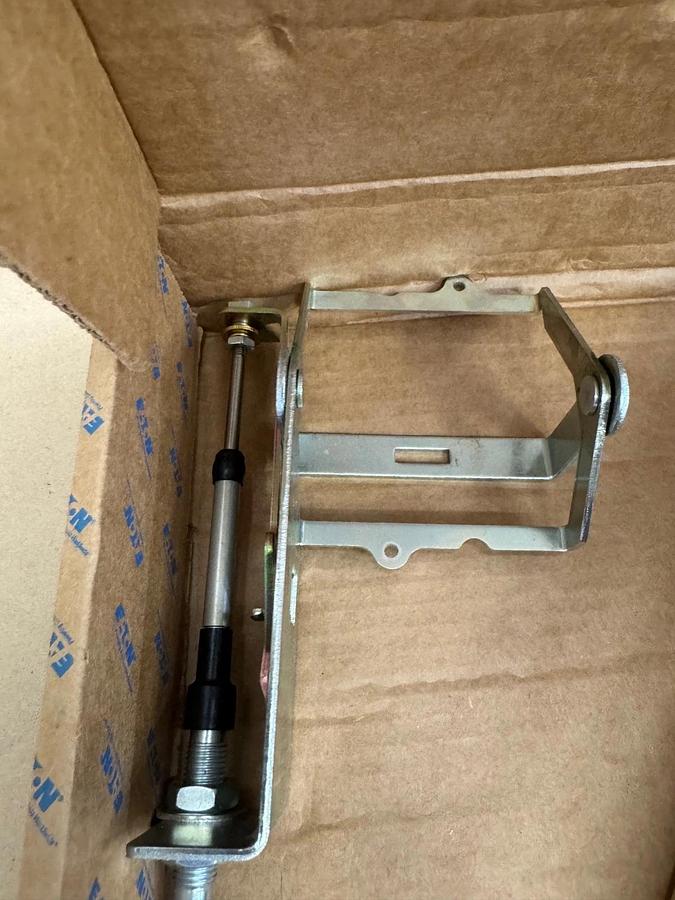 Used Eaton PDG1XFS04 Operator Flexible Circuit Breaker Shaft Handle *NEW*