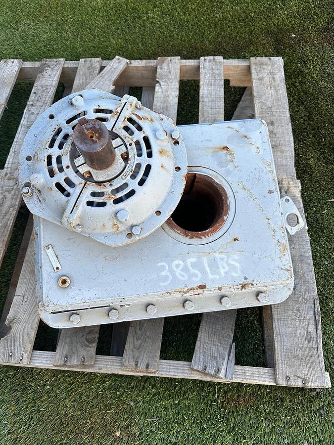 Used Gear Drive, 2-1/8” Shaft Diameter, 5:1 Ratio, 4-3/8” Bore