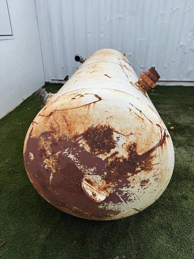 Used Steel FAB Pressure Tank M.A.W.P. 165PSI @ 450°F, M.D.M.T -20°F @ 165PSI, 475 Gal