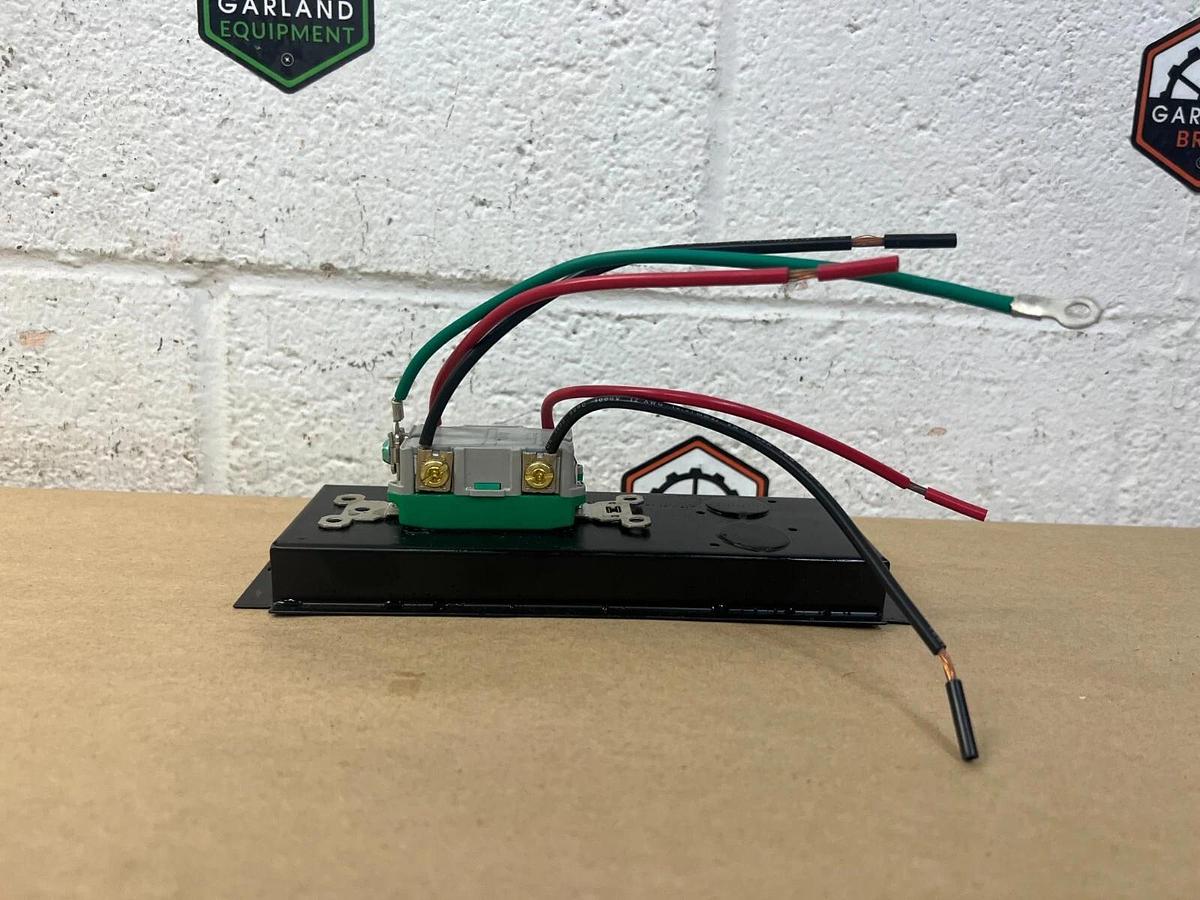 Frigidaire 5304482698 Subbase Disconnect Switch