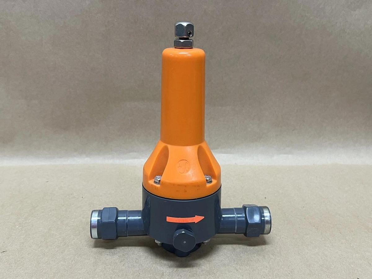 Used Stübbe DMV765 Pressure Reducing Valve w/ WIKA Pressure Gauge (0-10)