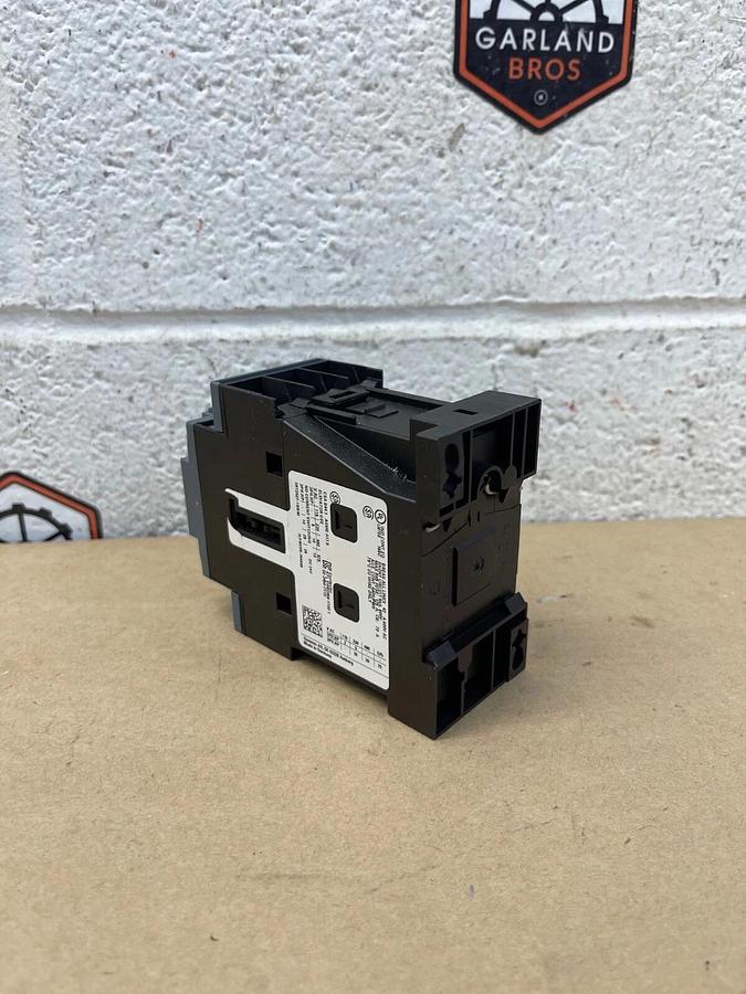 Used Siemens 3RT2027-1BB40 Power Contactor, Sirius, 24V