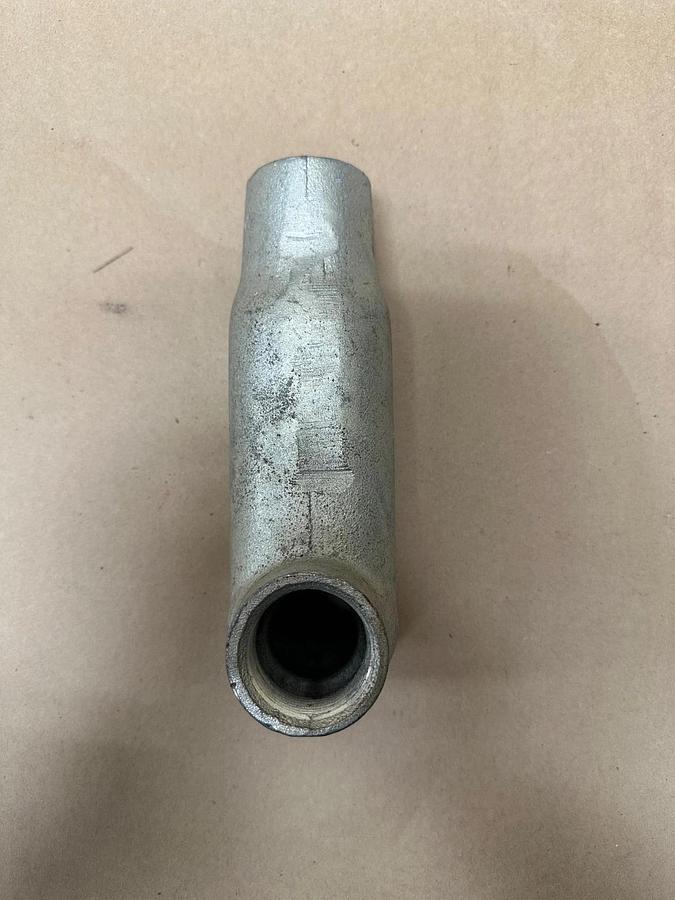 Used O-Z/Gedney LB 125 Malleable Iron 1-1/4” Conduit *NEW*
