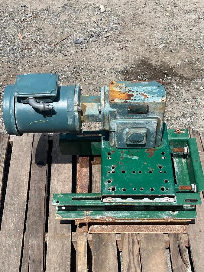 Used Reliance Electric P14H1448S Duty Master A-C Motor w/ Dodge Tigear Gear Reducer
