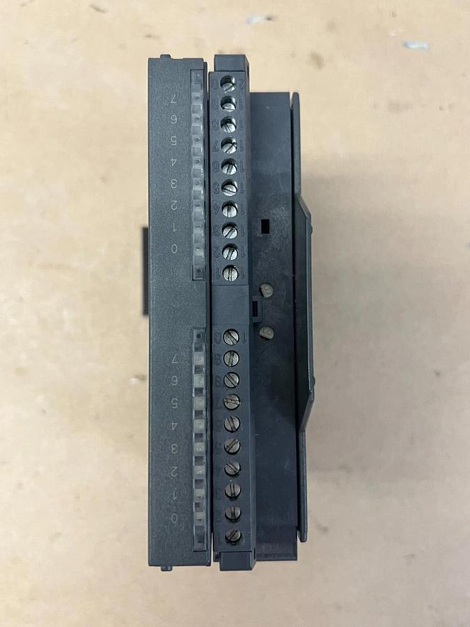 Used Siemens 6ES7 322-1HH01-0AA0 Simatic S7 Digital Output